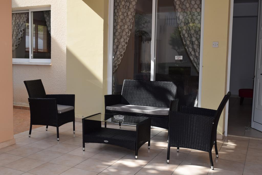 Diana Apartment Paphos Exterior foto